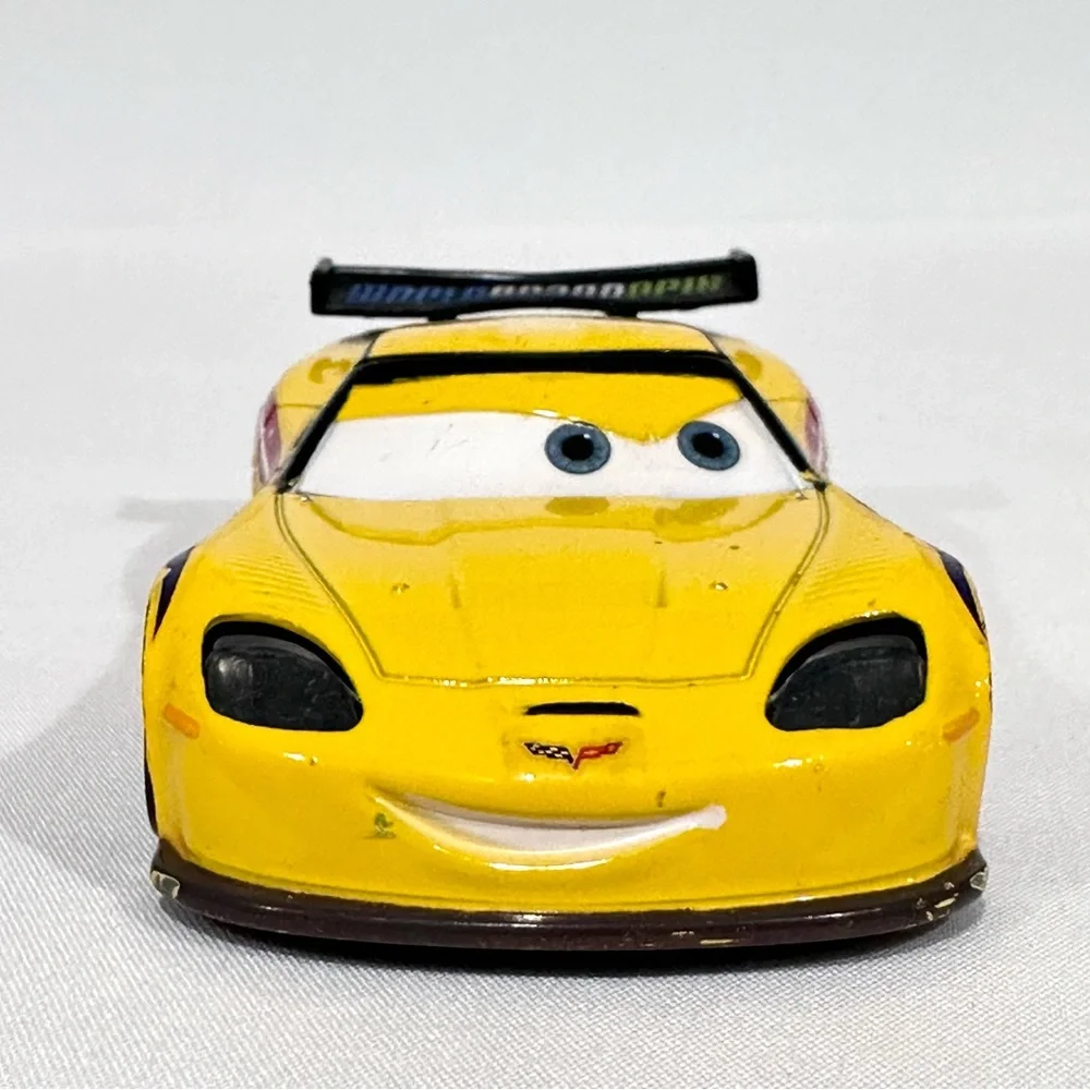 Disney Store Cars 1:43 Deluxe Jeff Gorvette World Grand Prix Die-cast